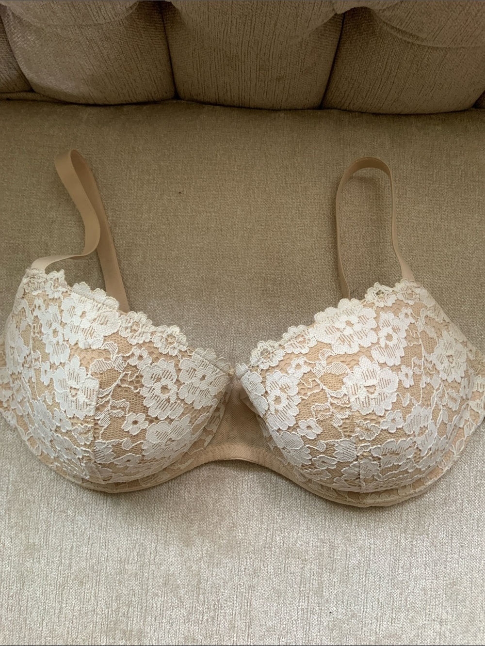 Xhilaration Beige Bra with White Floral Lace